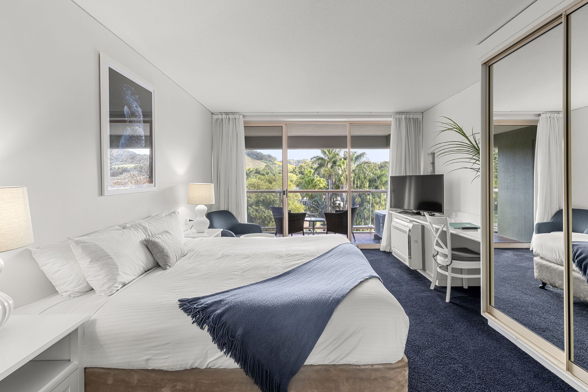 executive hotel room | 1 bedroom, individually decorated, individually furnished, desk