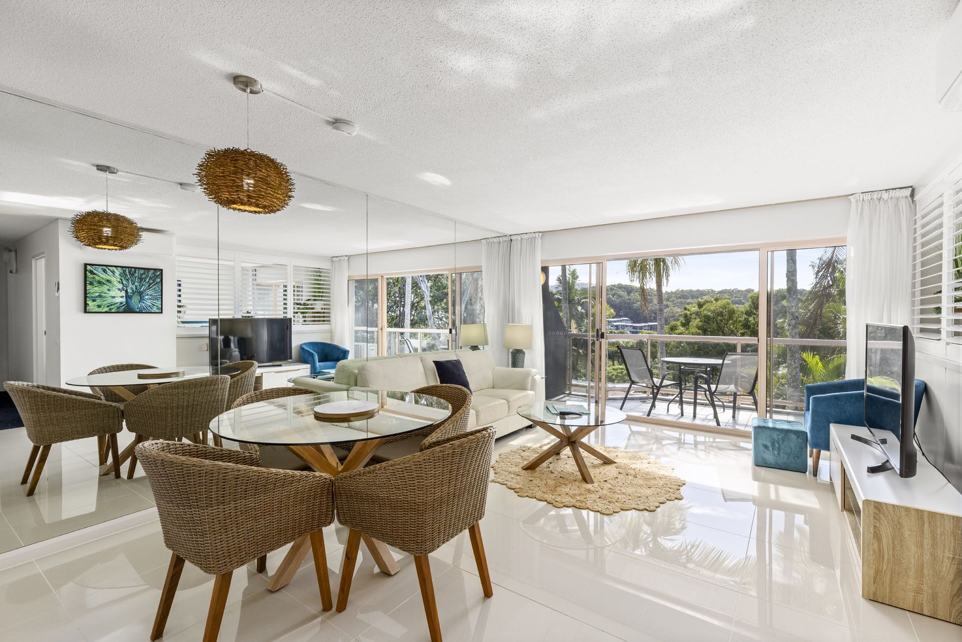 executive one bedroom apartment | living area | 32-inch tv with satellite channels