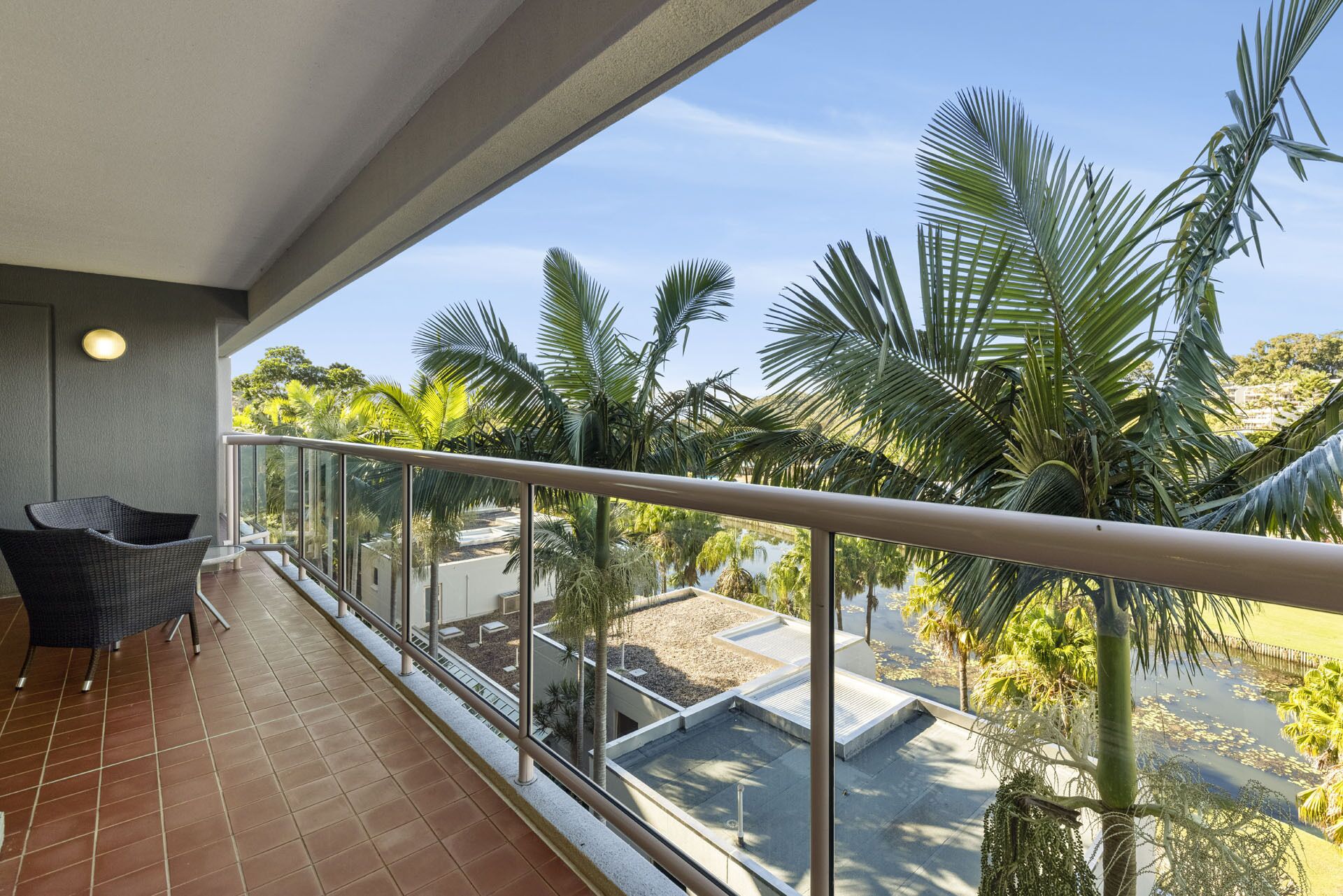 executive one bedroom apartment | terrace/patio