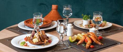 Breakfast, lunch and dinner served