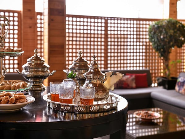 Daily buffet breakfast (MAD 110 per person)