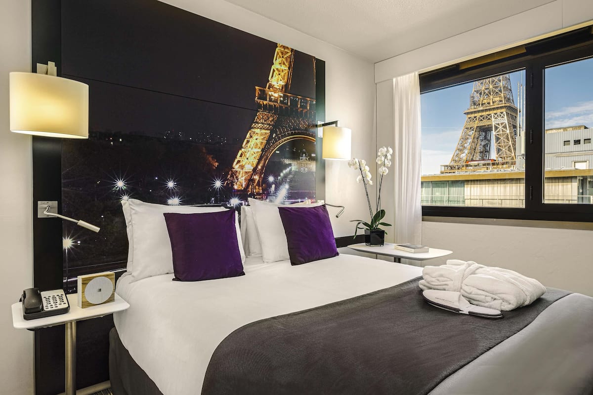 Privilege ルーム ダブルベッド 1 台 | 高級寝具、セーフティボックス (室内)、遮光カーテン、防音設備