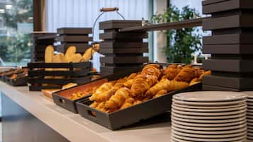 Daily buffet breakfast (EUR 20.9 per person)