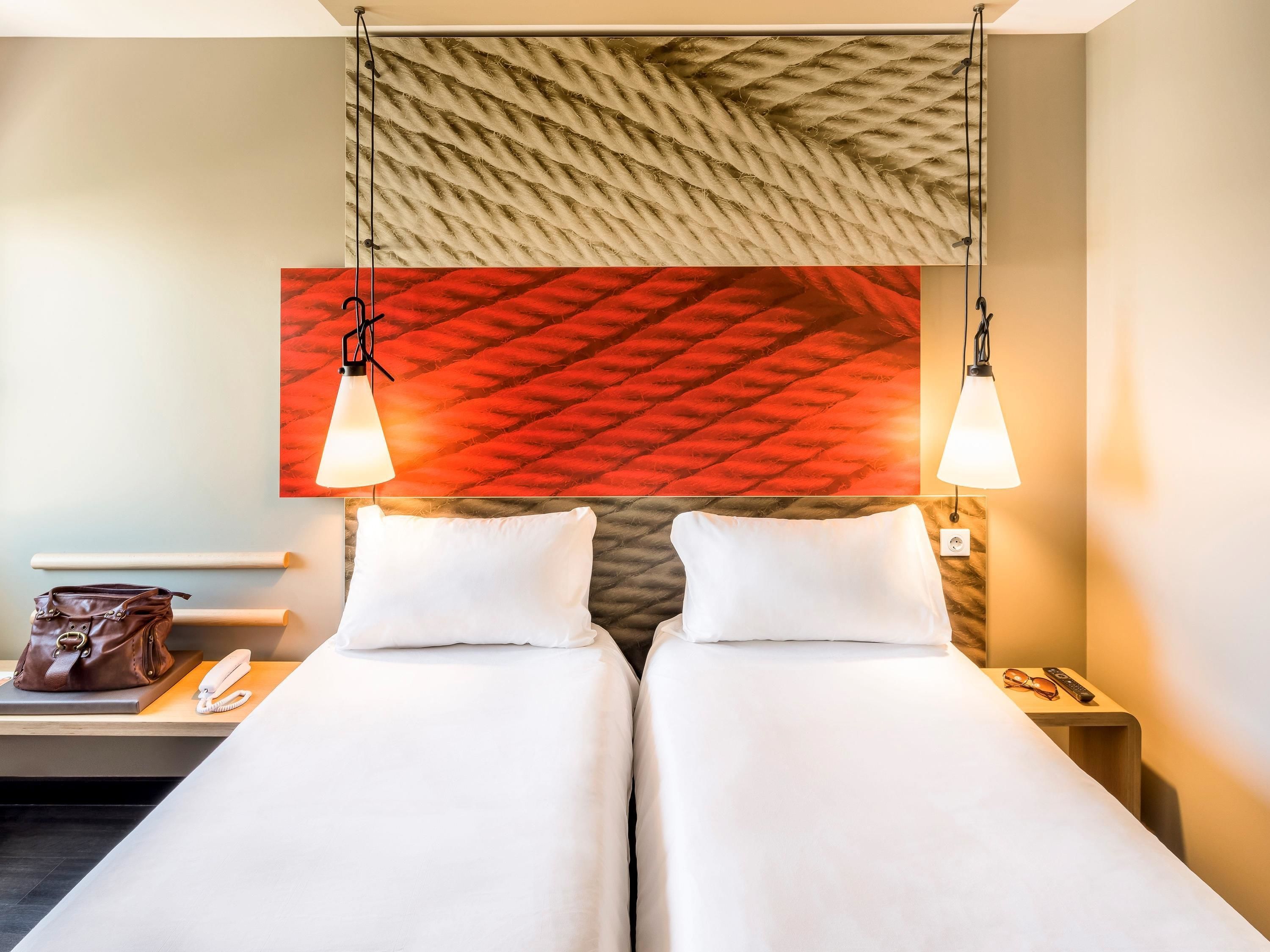 twin room (sweetroom) | desk, laptop workspace, soundproofing, free wifi