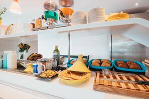 Petit-déjeuner buffet (72 MAD par personne)