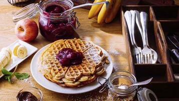 Tägliches Frühstücksbuffet gegen Gebühr