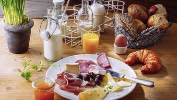 Tägliches Frühstücksbuffet gegen Gebühr