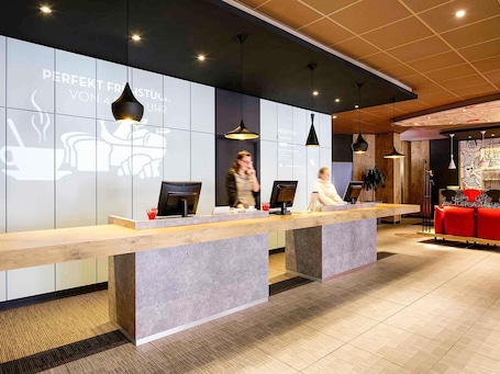 Recepción. ibis Hamburg Alster Centrum