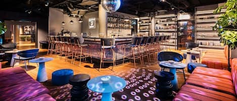 Bar (in der Unterkunft)