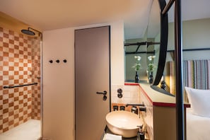 Dusche, Regendusche, kostenlose Toilettenartikel, Haartrockner