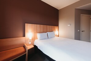 标准房, 2 张单人床 | 1 多间卧室、高档床上用品、办公桌、隔音