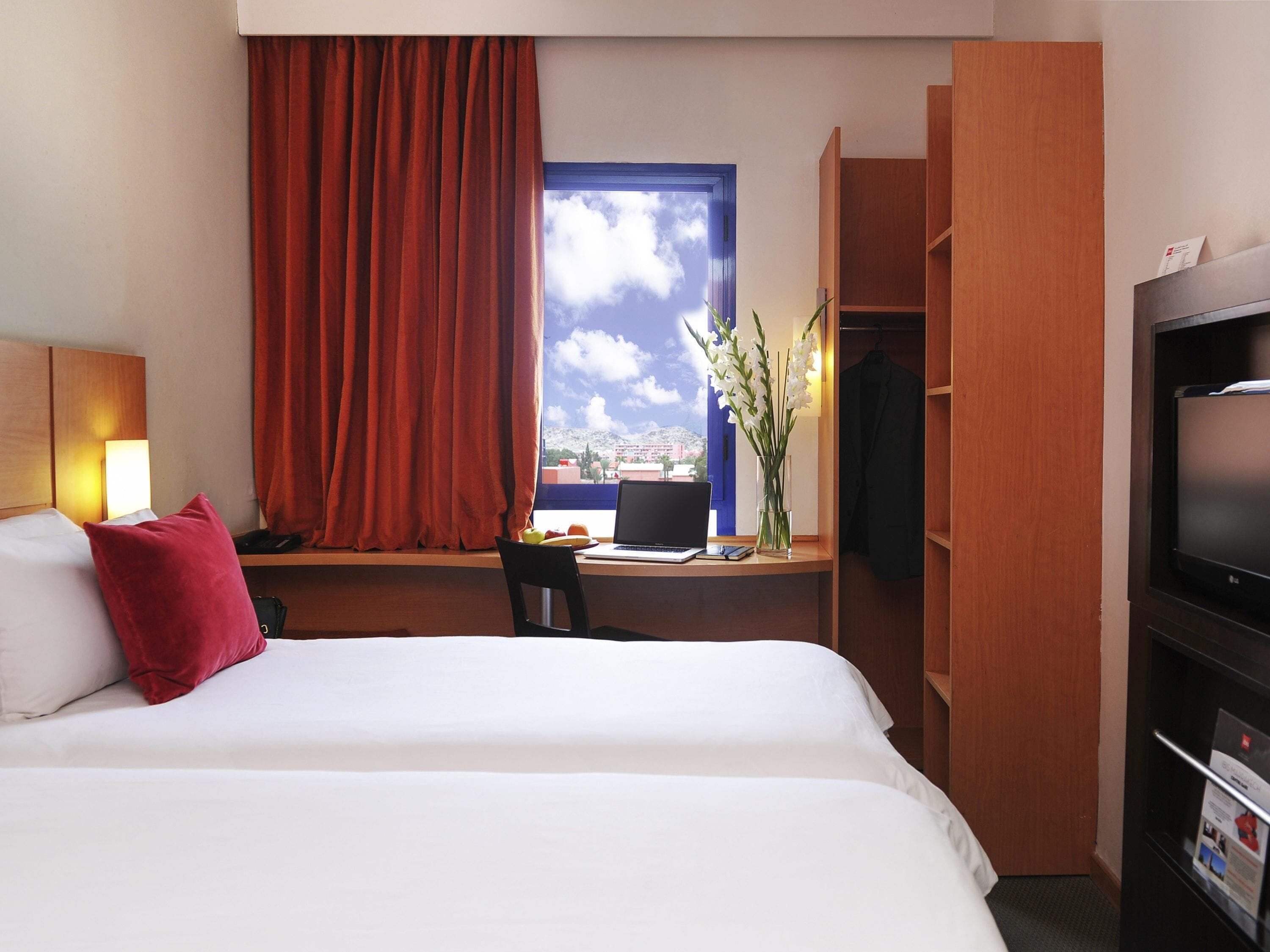 Standard Twin Room, 2 Single Beds | In-room safe, desk, soundproofing, free WiFi