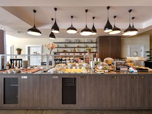 Daily buffet breakfast for a fee - Mercure Hotel Stuttgart Airport Messe (Stuttgart)