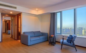 Junior Suite-Huangpu River view,High Floor