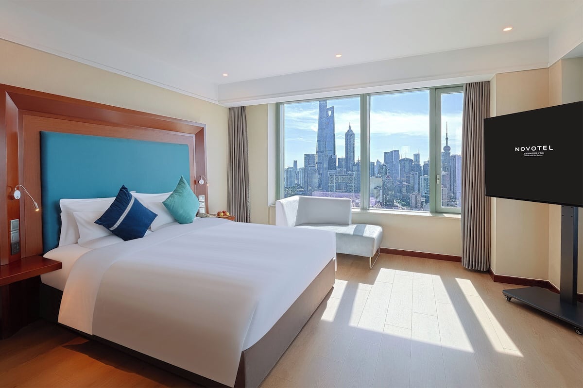 Superior King room-Huangpu River View,High Floor | 1 bedroom, premium bedding, down comforters, minibar