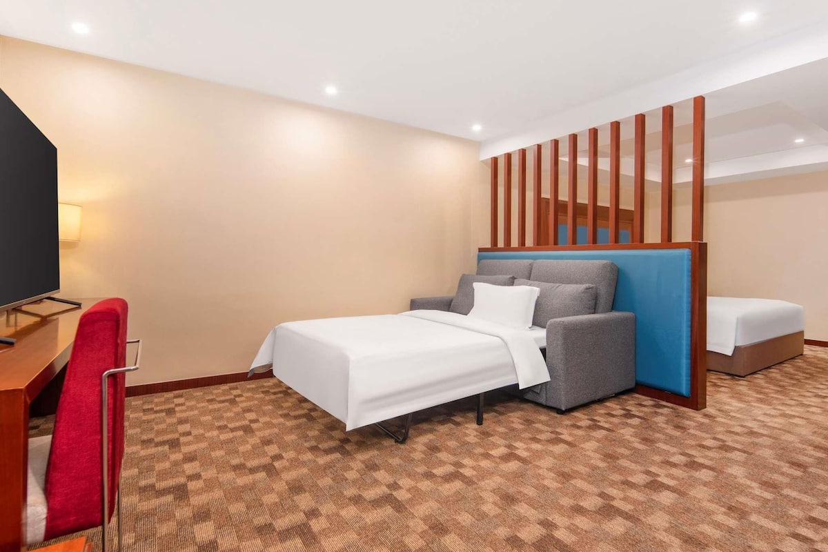 Chambre Supérieure, plusieurs lits (Family) | Literie de qualité supérieure, couette en duvet d'oie, minibar