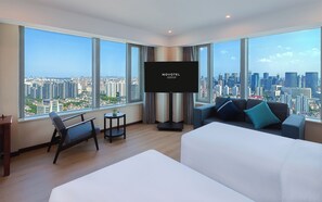 Habitació superior, 2 llits individuals | 1 dormitori, roba de llit d'alta qualitat, cobrellits i minibar 