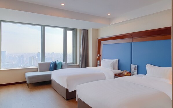 Superior Twin room-Huangpu River View,High Floor | Premium bedding, down comforters, minibar, in-room safe