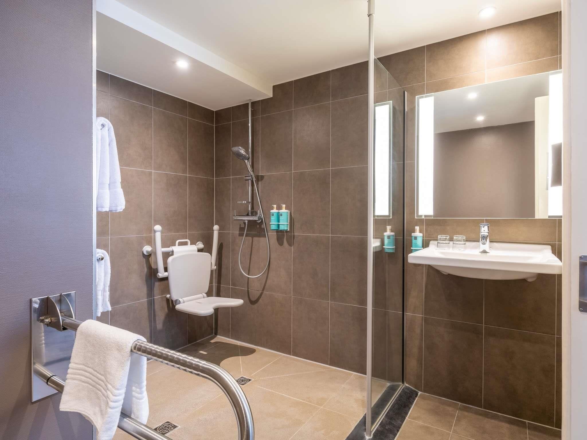 Standard Double Room, Accessible | Hypo-allergenic bedding, free minibar items, in-room safe, desk