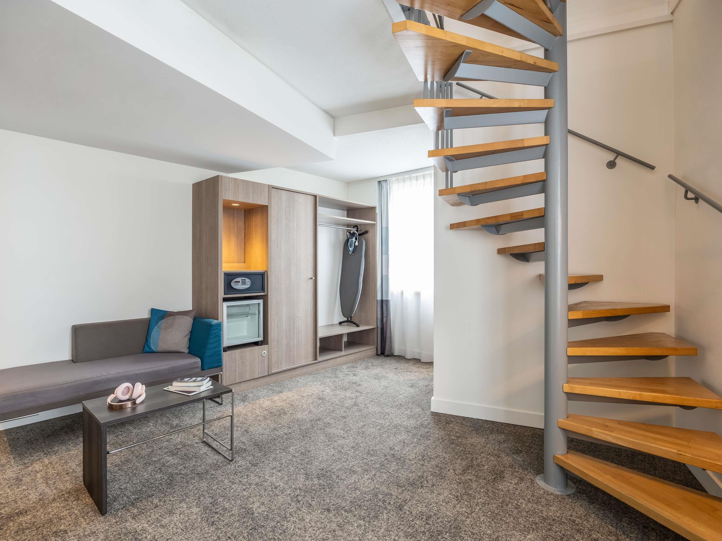 hypo-allergenic bedding, free minibar items, in-room safe, desk