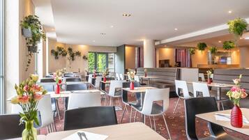 Sarapan Eropah setiap hari (EUR 26 seorang)