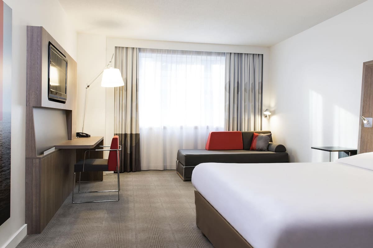 Family Suite, 2 Queen Beds | Hypo-allergenic bedding, free minibar items, in-room safe, desk