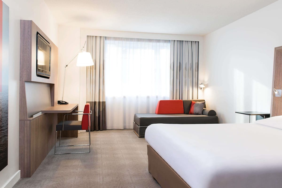 Family Suite, 2 Queen Beds | Hypo-allergenic bedding, free minibar items, in-room safe, desk