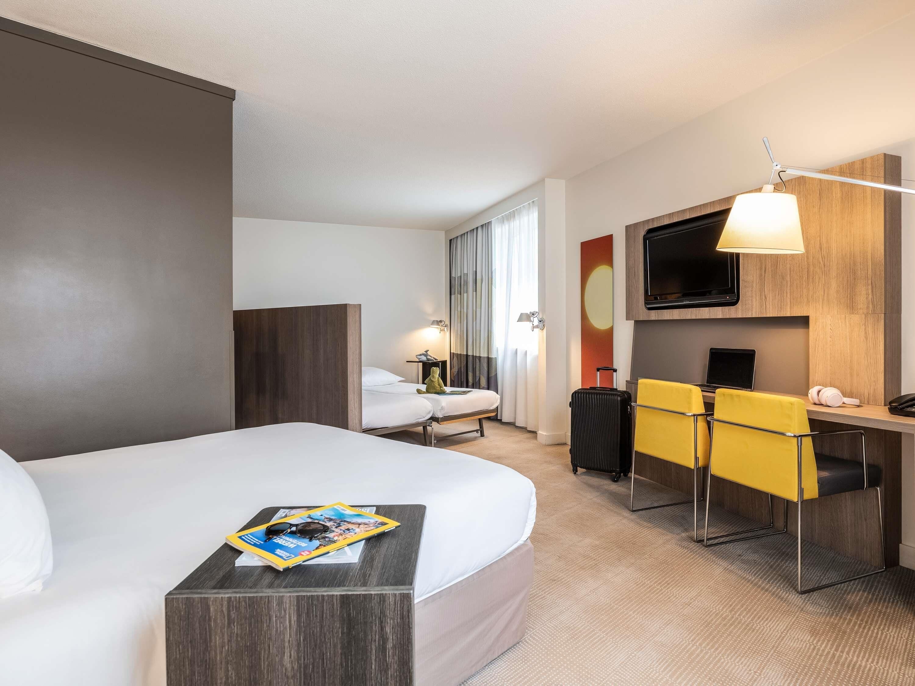 Familjerum (Superior 1 double bed and 2 sofa beds) | Allergitestade sängkläder och minibar med vissa gratis produkter