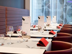 Breakfast, lunch, dinner served; Belgian cuisine  - Novotel Brussels City Centre (Brussels)