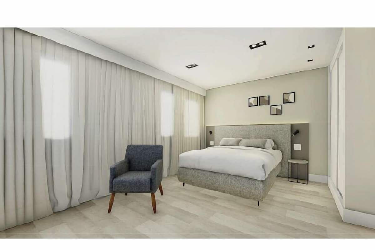 Deluxe Room, 1 Double Bed | 1 bedroom, hypo-allergenic bedding, minibar, in-room safe