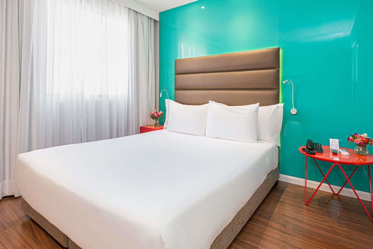 1 bedroom, hypo-allergenic bedding, minibar, in-room safe