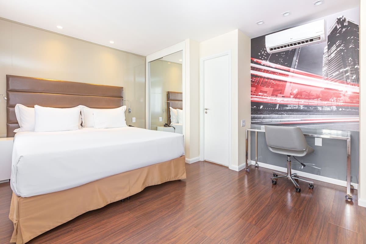 Junior Suite, Multiple Beds (Sao Paulo View) | 1 bedroom, hypo-allergenic bedding, minibar, in-room safe