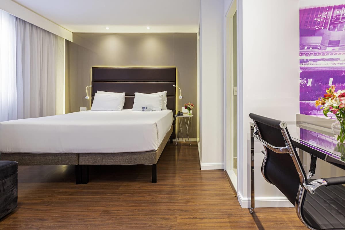 Standard Apartment, 1 Queen Bed | 1 bedroom, hypo-allergenic bedding, minibar, in-room safe