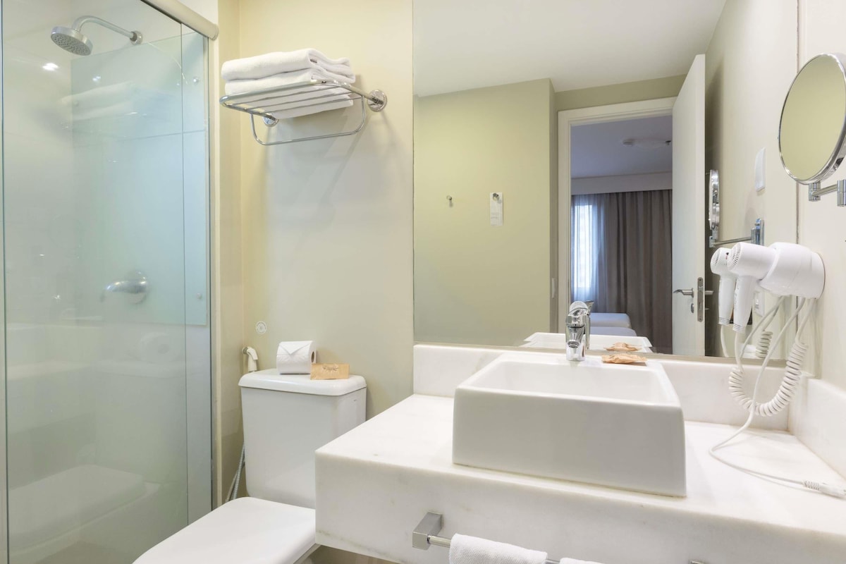 1 habitación, ropa de cama hipoalergénica y minibar