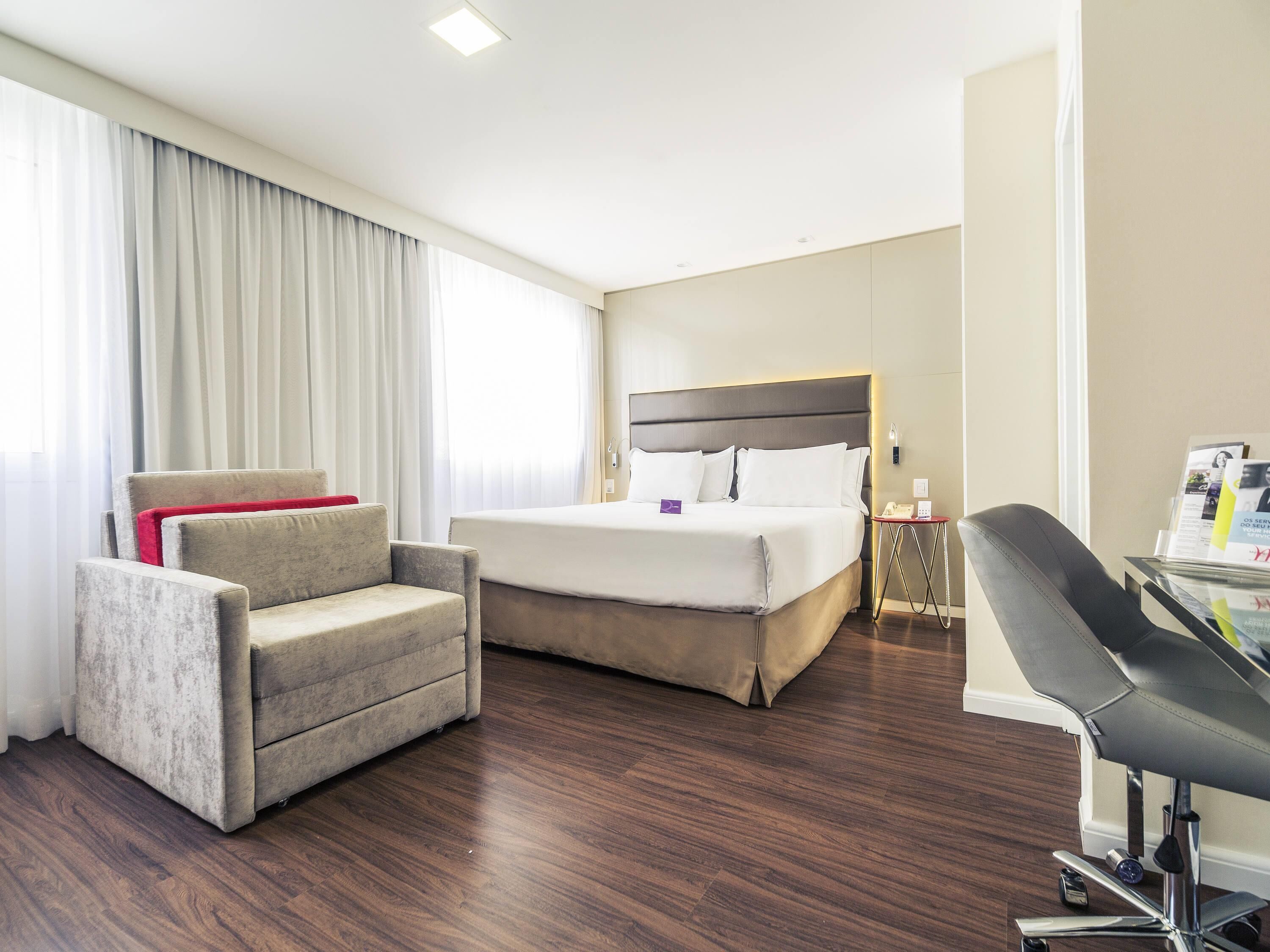 Superior-Apartment, 1 King-Bett und Schlafsofa, Stadtblick | 1 Schlafzimmer, Allergikerbettwaren, Minibar, Zimmersafe