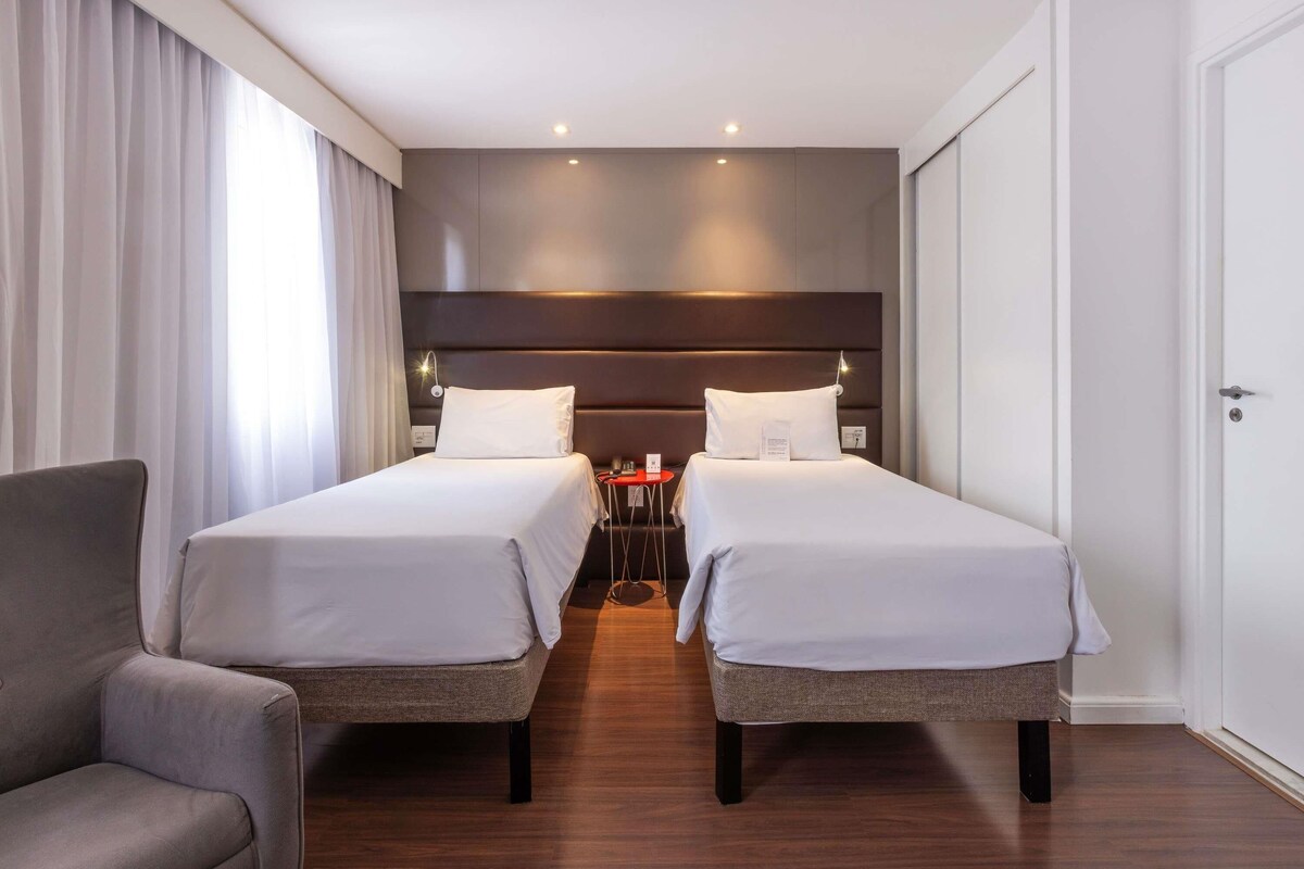 Junior Suite, Multiple Beds, City View | 1 bedroom, hypo-allergenic bedding, minibar, in-room safe
