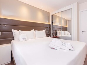Privilege, Apartment, 1 King Bed | Hypo-allergenic bedding, minibar, in-room safe, desk