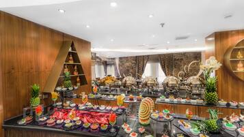 3 restaurantes; se sirven desayunos