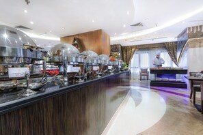 Daily buffet breakfast (SAR 75 per person)