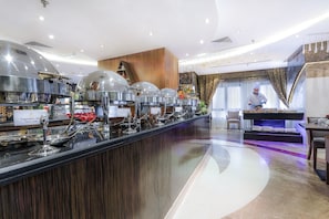 Daily buffet breakfast (SAR 75 per person)