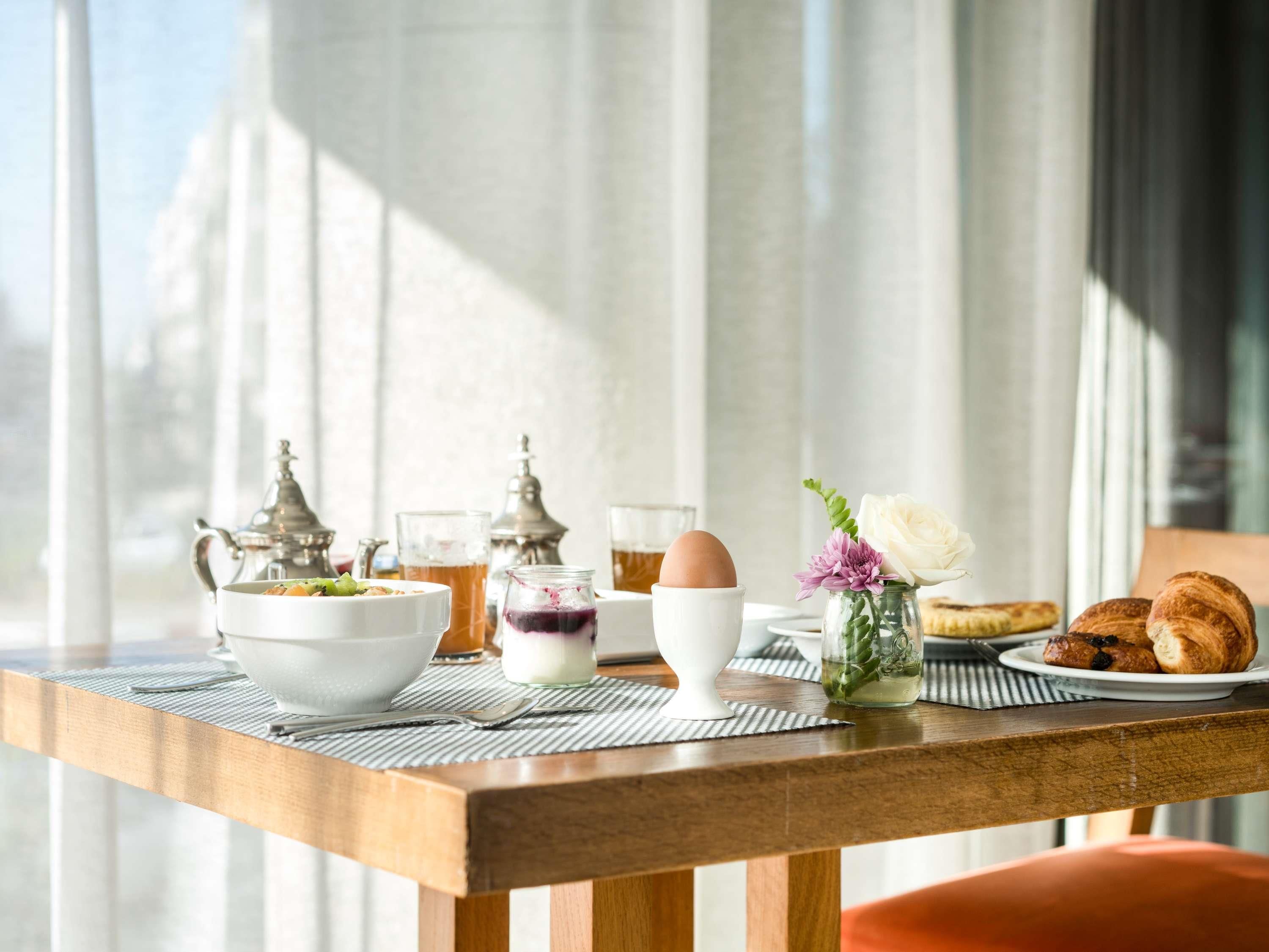Café da manhã com buffet todos os dias mediante uma taxa