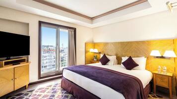 Egyptian cotton sheets, premium bedding, pillowtop beds, minibar