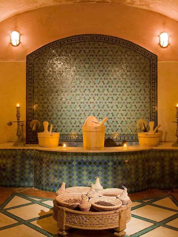 Hammam, hammam, soins corporels, enveloppements corporels