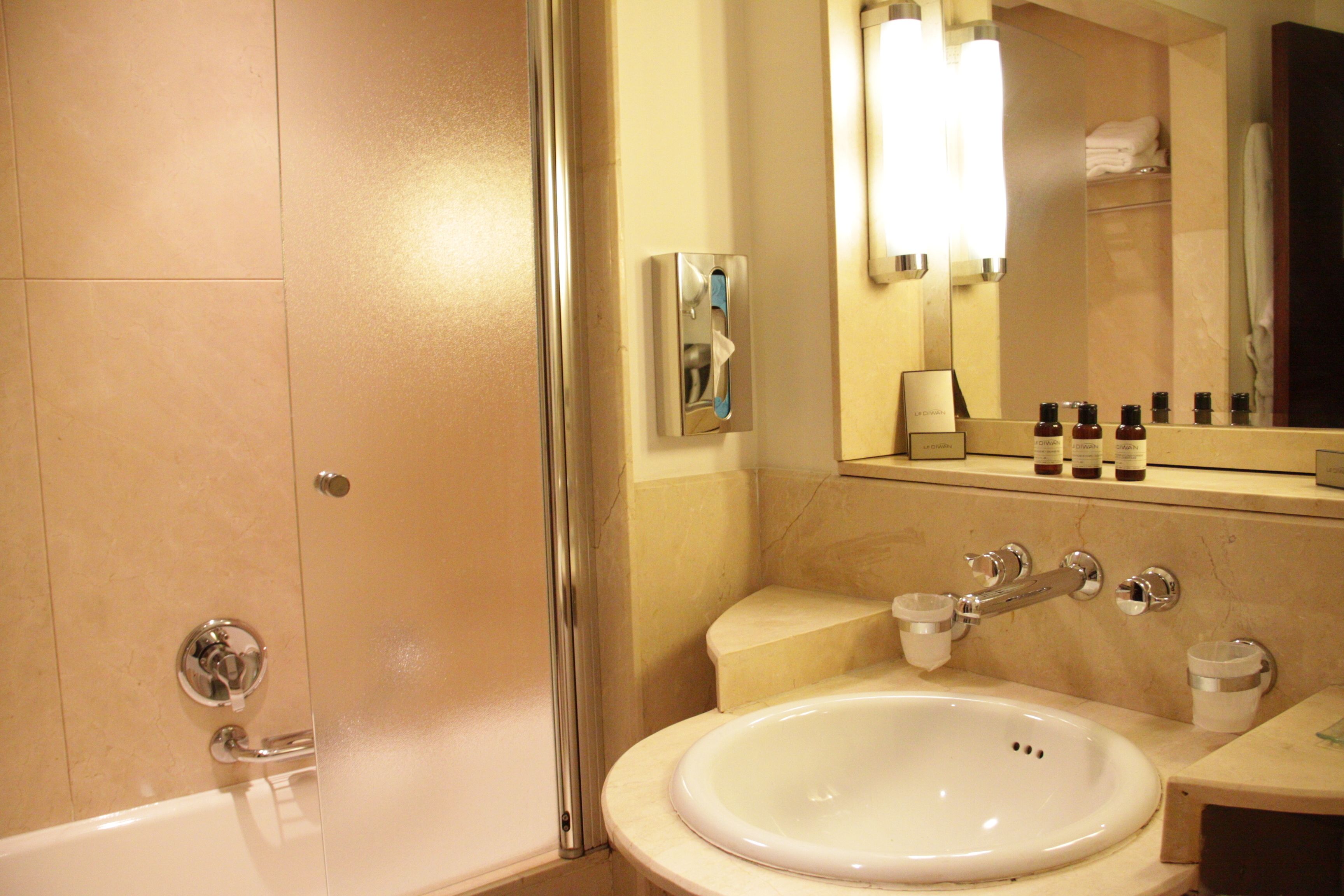 deluxe double room, 1 double bed | bathroom sink