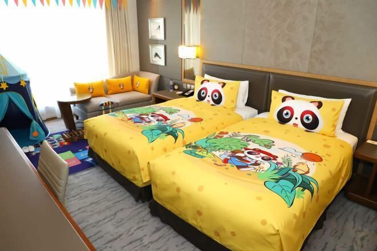 Hypo-allergenic bedding, down duvets, minibar, in-room safe