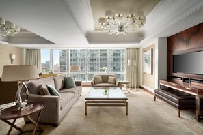 Suite (Specialty) | 1 bedroom, hypo-allergenic bedding, down comforters, minibar
