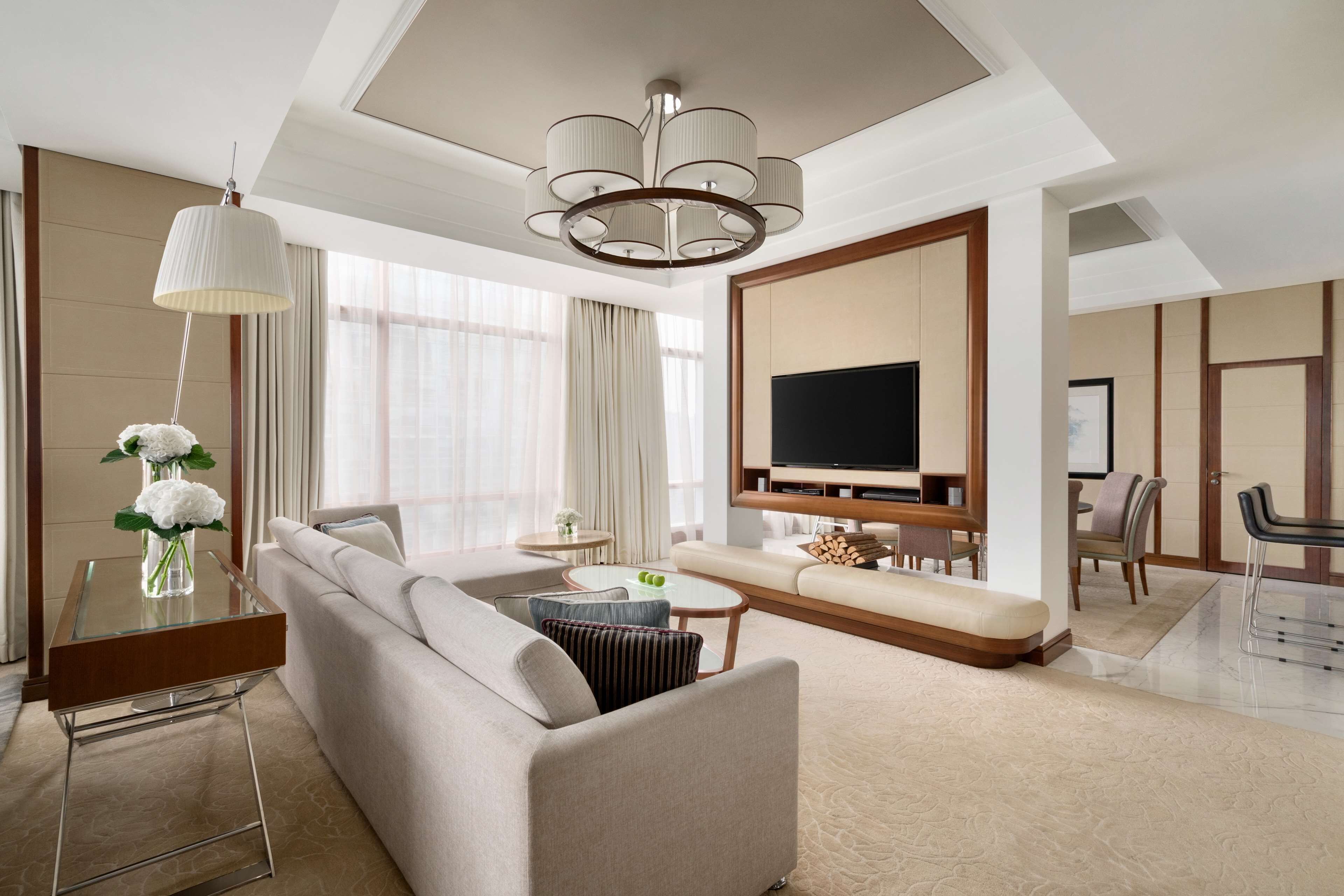 presidential suite | hypo-allergenic bedding, down duvets, minibar, in-room safe