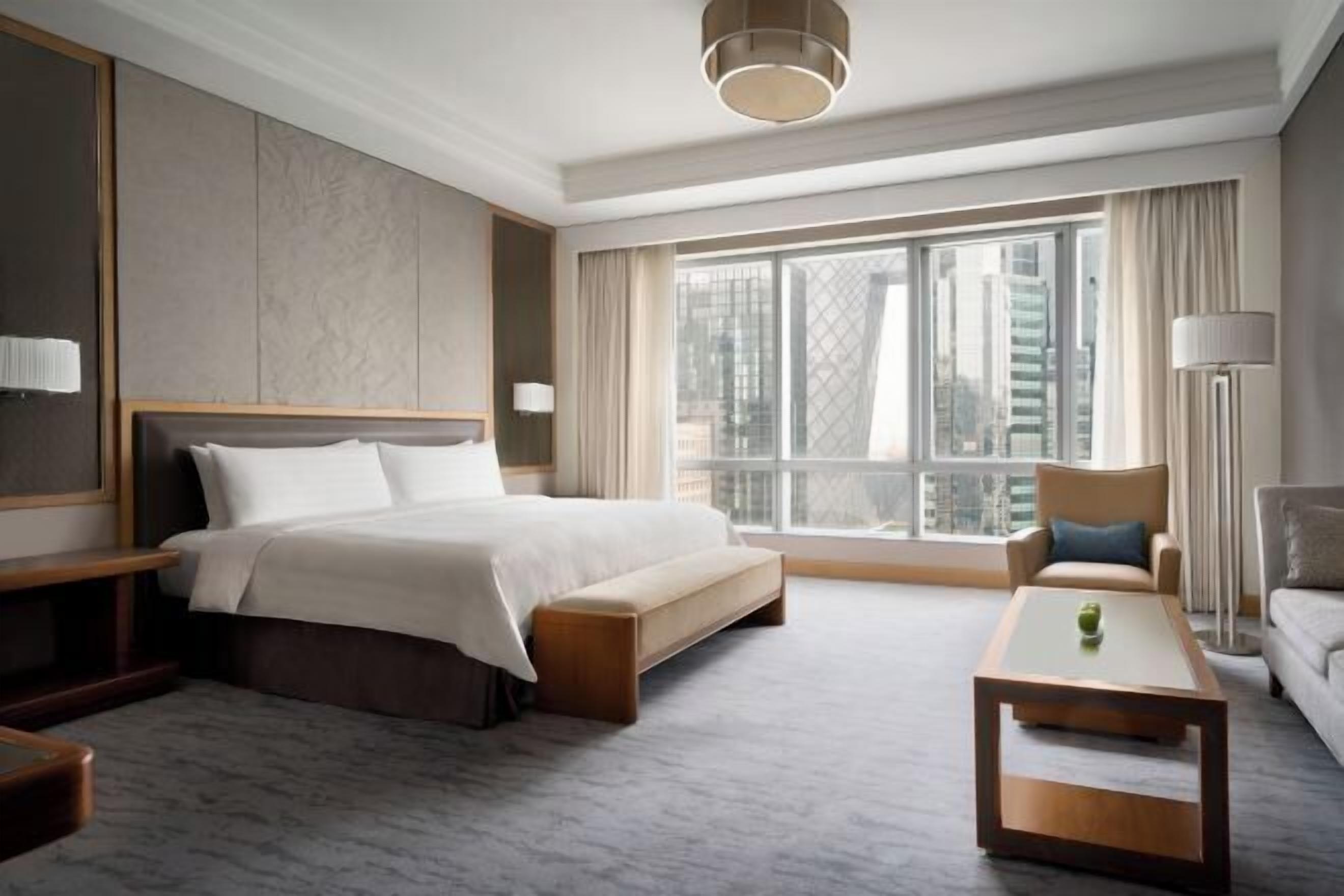 Hypo-allergenic bedding, down comforters, minibar, in-room safe
