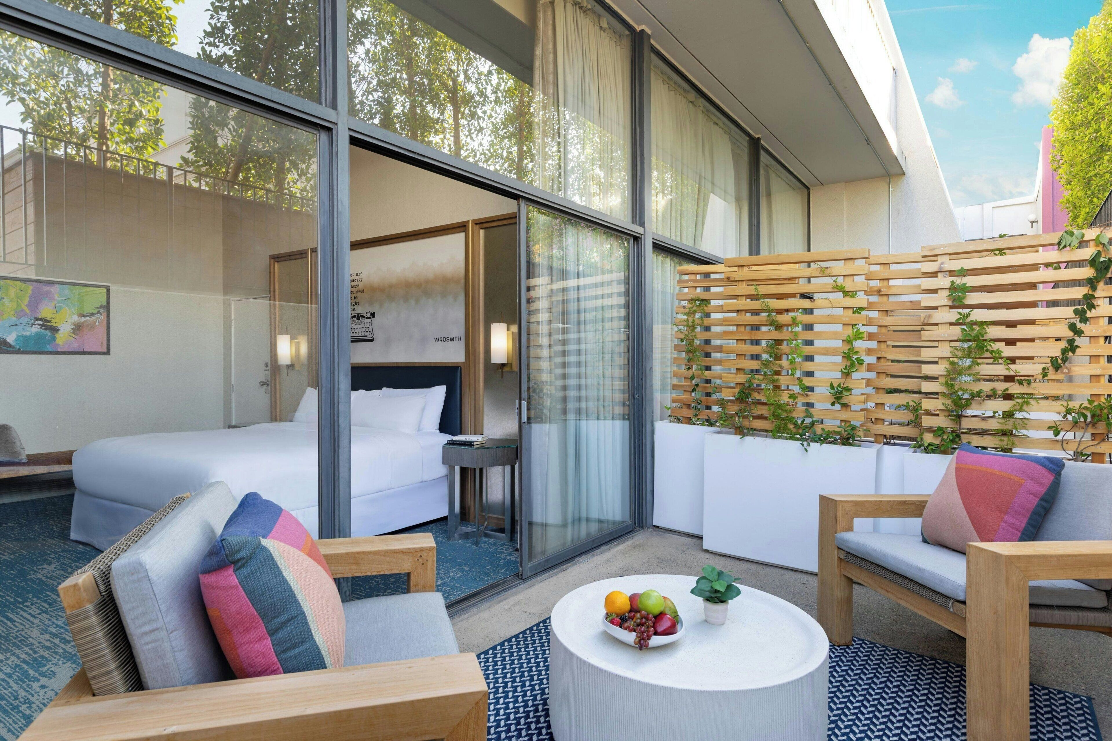 Ropa de cama de alta calidad, cubrecamas y escritorio 