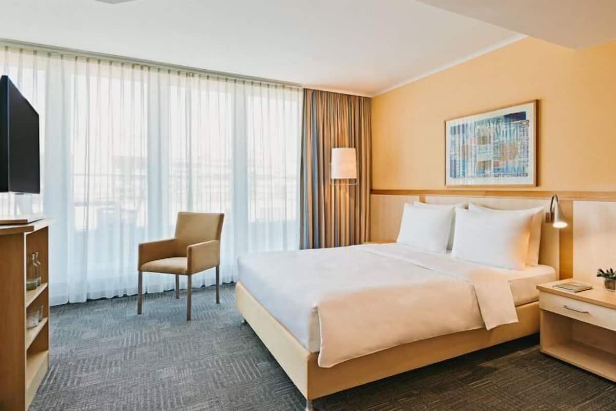 Hypo-allergenic bedding, pillowtop beds, minibar, in-room safe